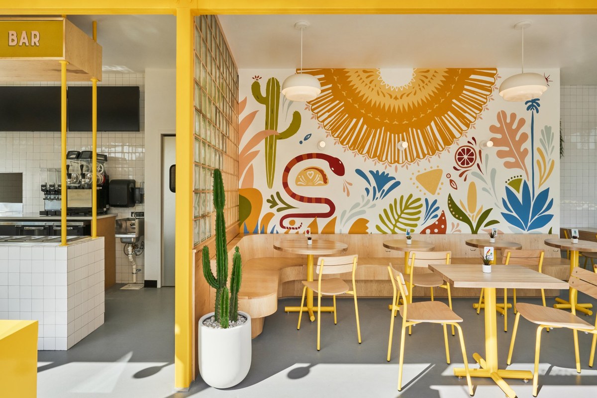 Kesos Tacos Spicewood Springs location interior